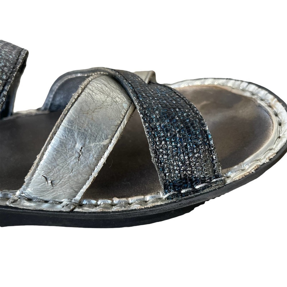 Alegra By PG Lite Women Sandals Size 7.5 Silver Metallic Crisscross Front Strap - Picture 4 of 6